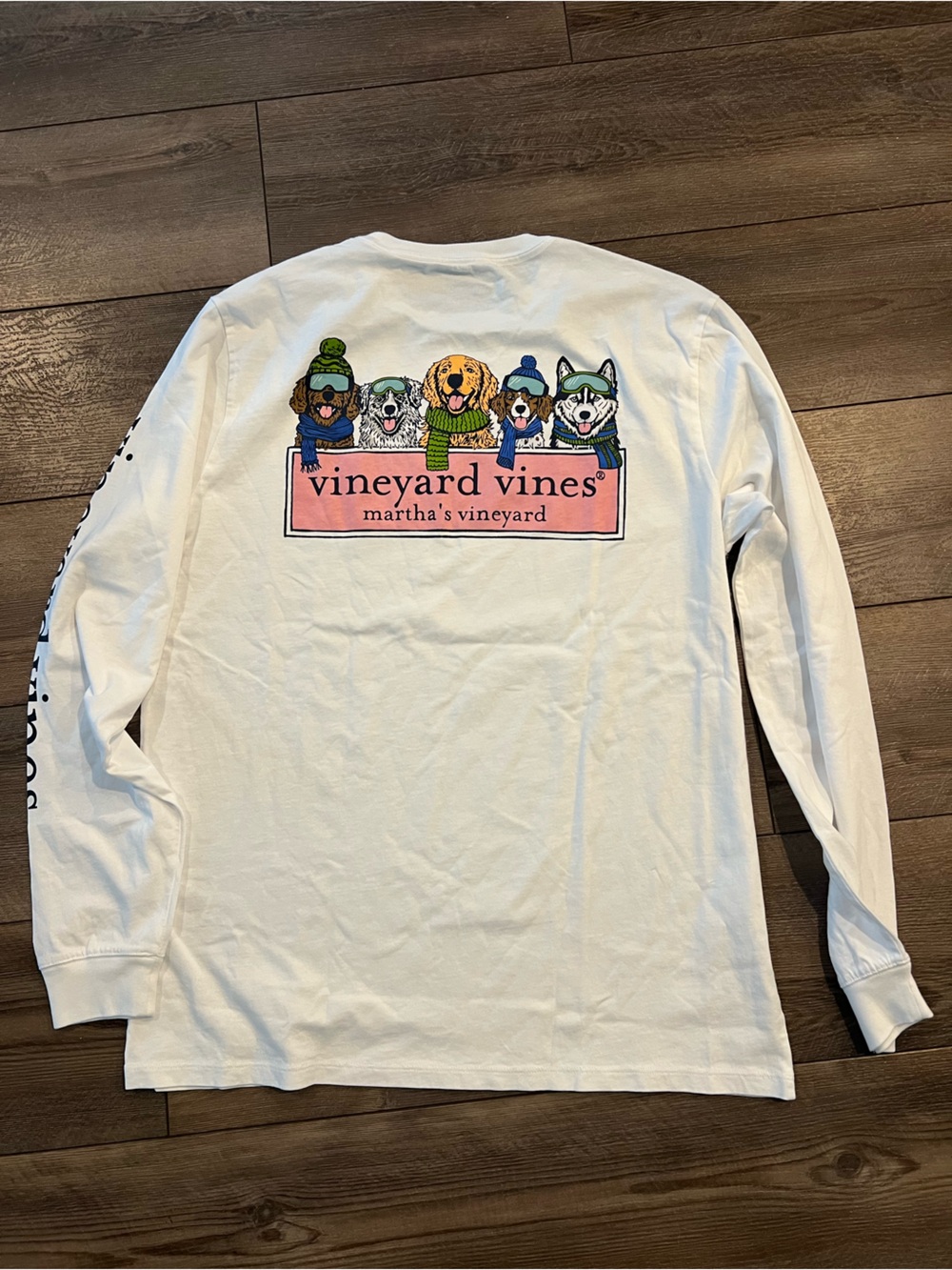 NWT Men's Vineyard Vines Winter Pups logo Long Sleeve Tee